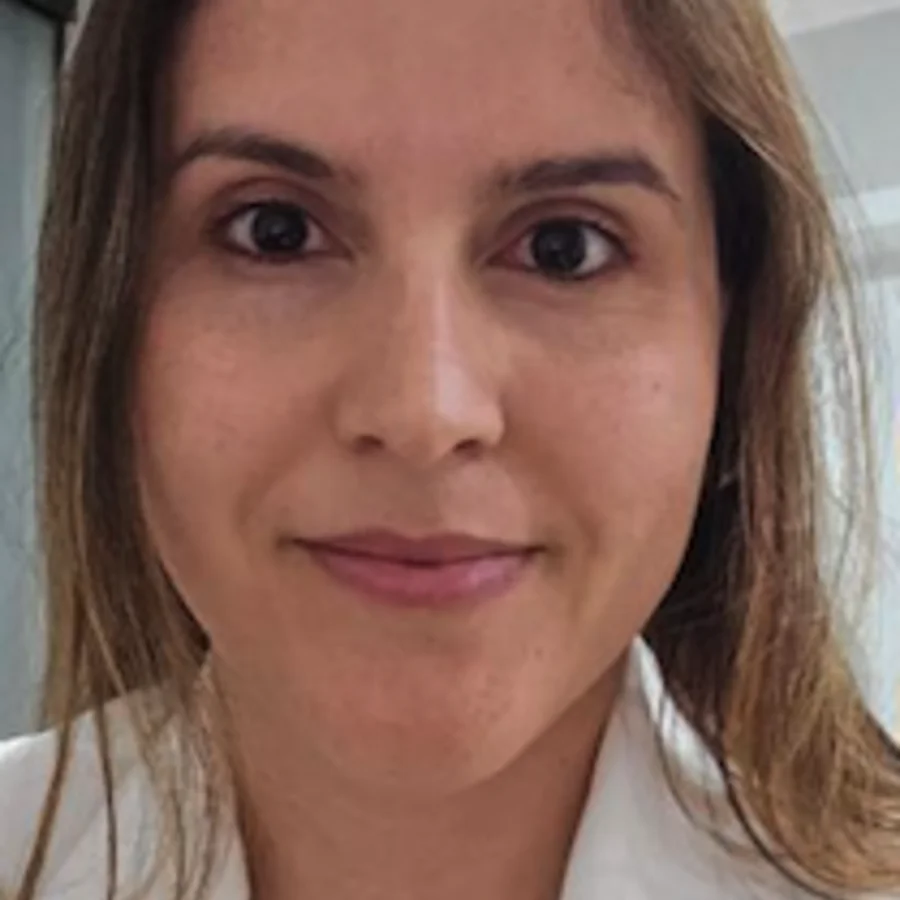 Dra. Ana Carolina