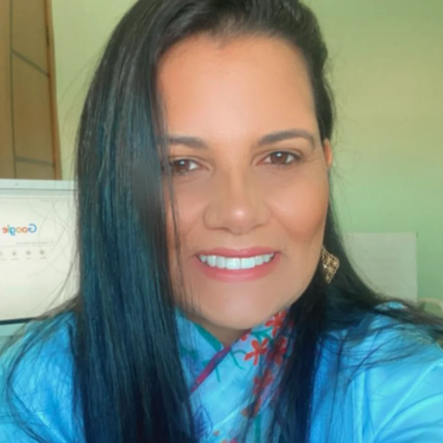 Dra. Helaine Alves